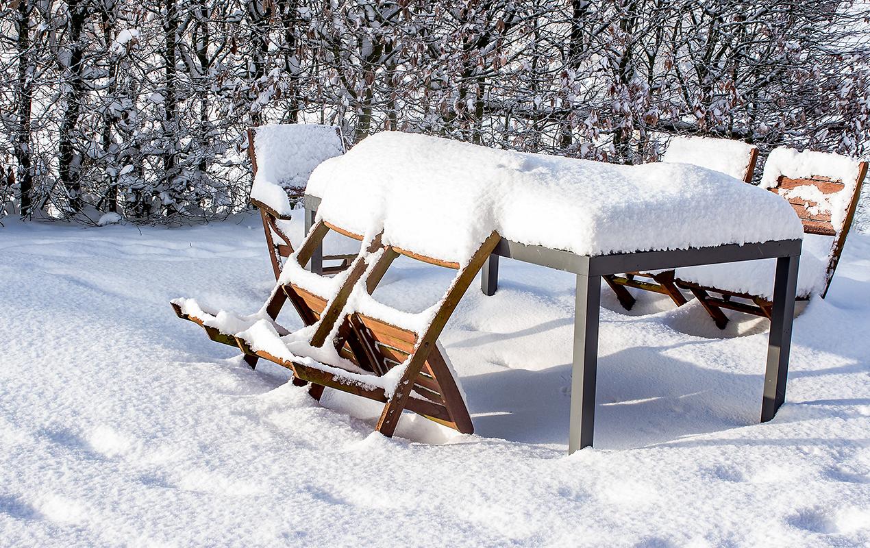 Comment prendre soin de votre mobilier de jardin durant l’hiver ?